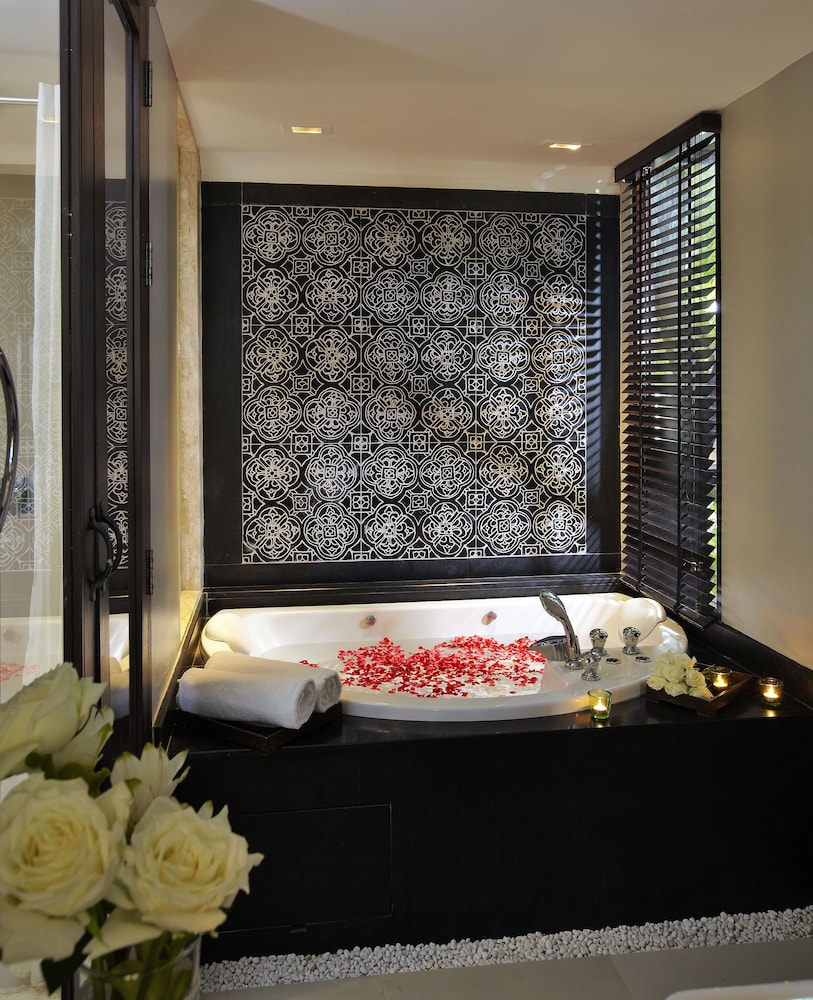 Lobby at Sareeraya Villas and Suites, KOH SAMUI