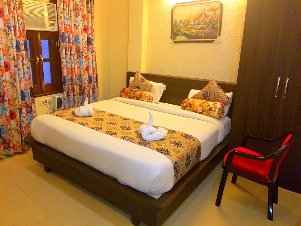 HOTEL KRISHNAS 38/59