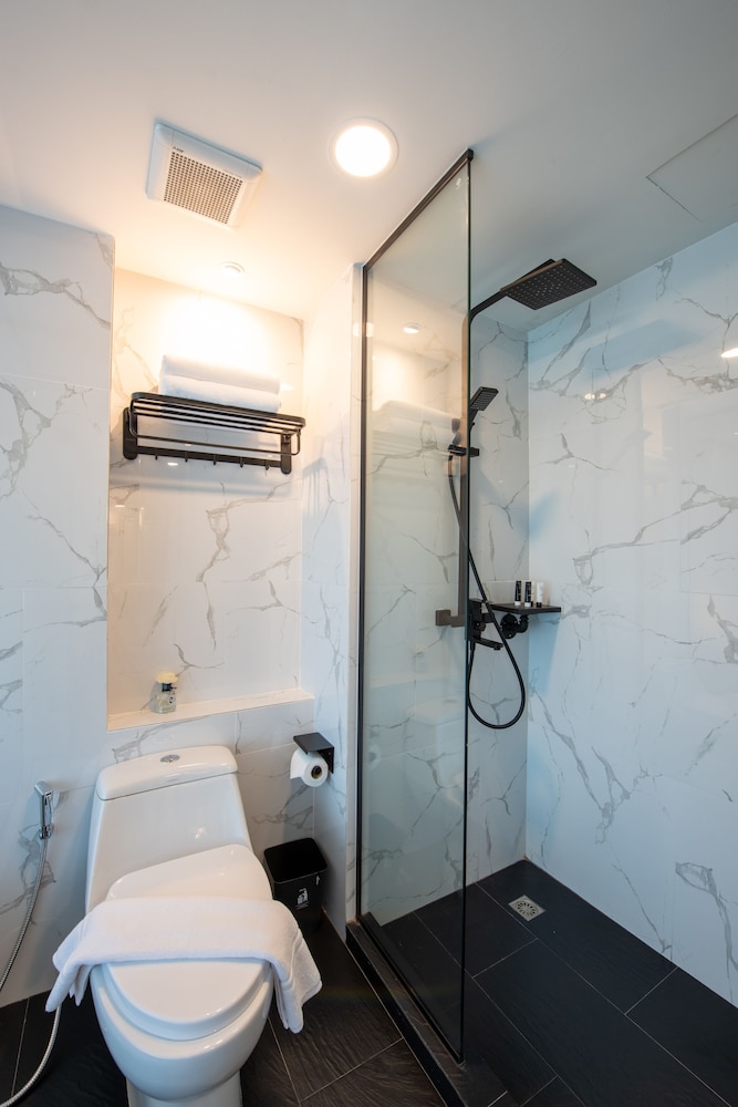Plus, Deluxe, Twin Beds, Mayson Place Hotel 10/11