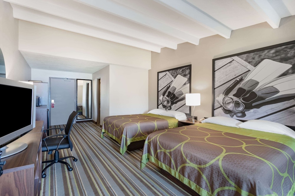 Super 8 By Wyndham Melbourne 27/43
