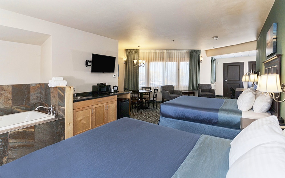 Park Point Marina Inn 48/72