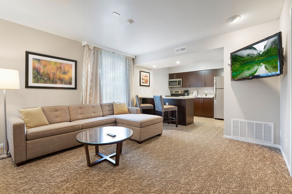 Chase Suite Hotel Newark 25/52