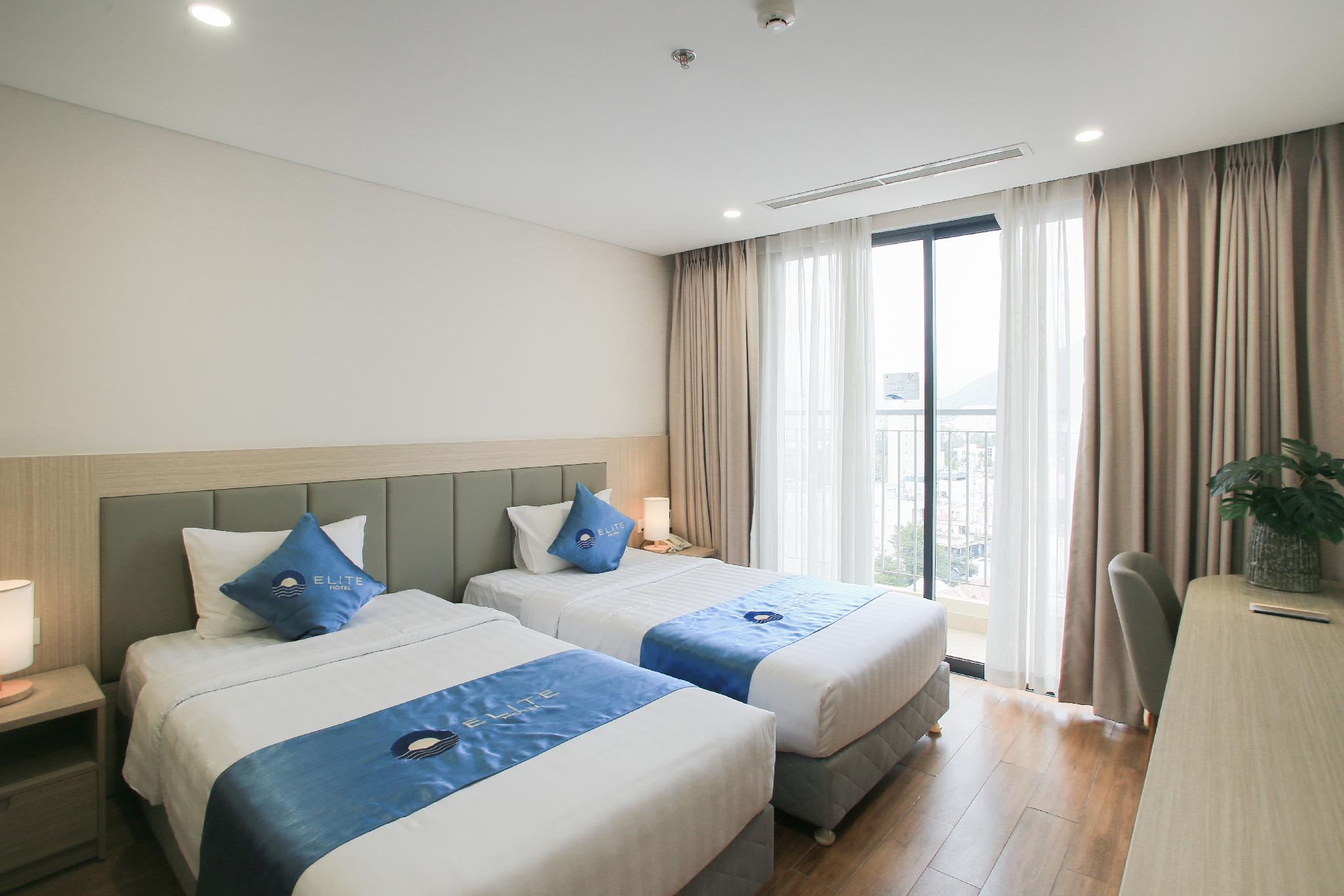 Deluxe, Double Bed, Sea Side