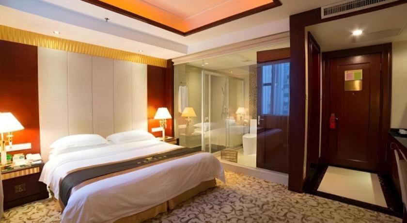 Yijian Haoting Holiday Hotel 22/46