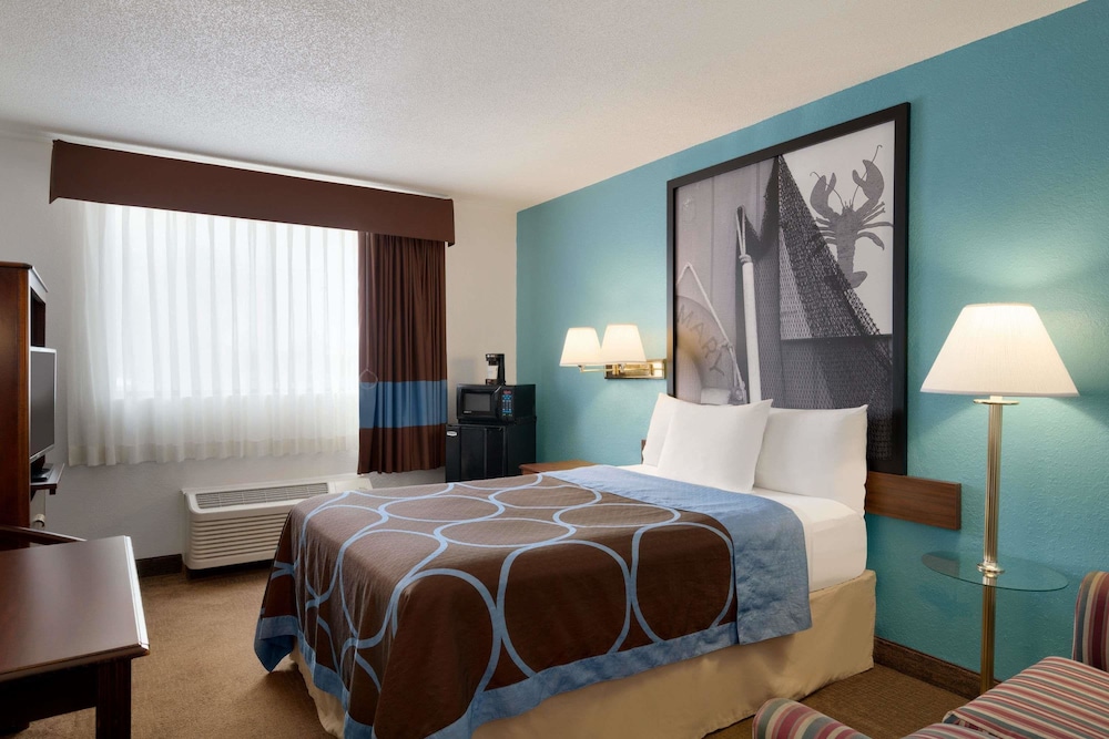 Super 8 by Wyndham Portland ME 11/23