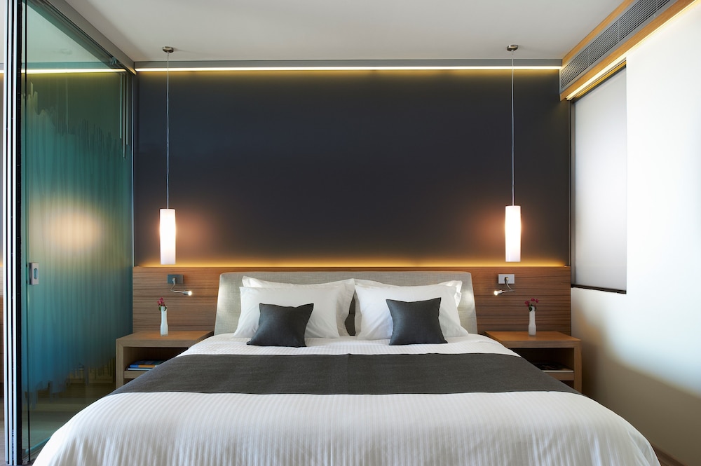 Blue Dolphin Hotel 12/44