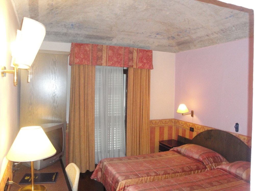 HOTEL DUE MONDI 21/29