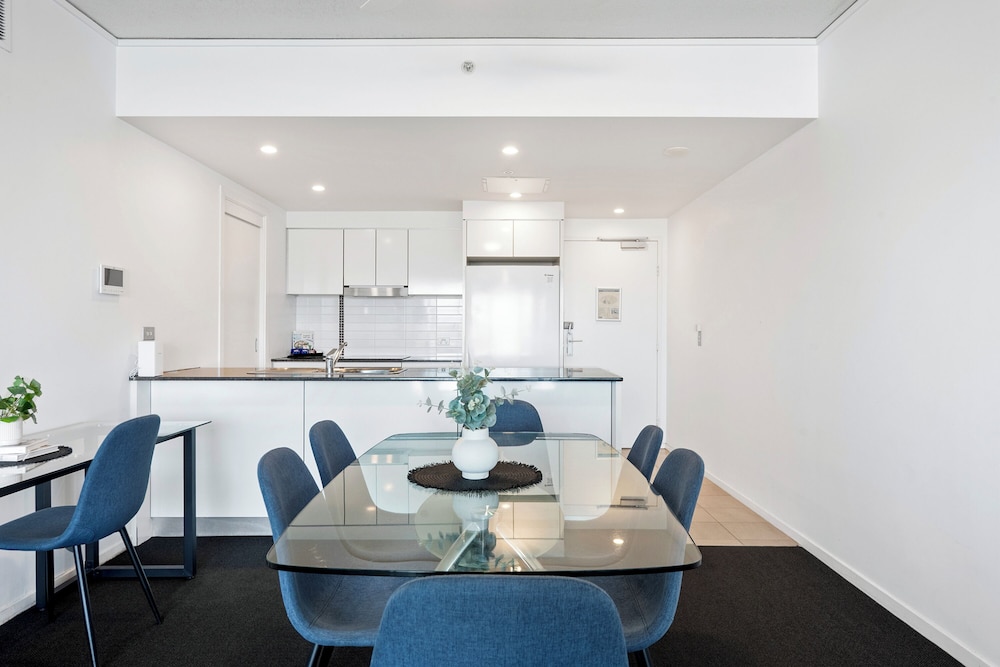 Mantra Sierra Grand Broadbeach 67/73