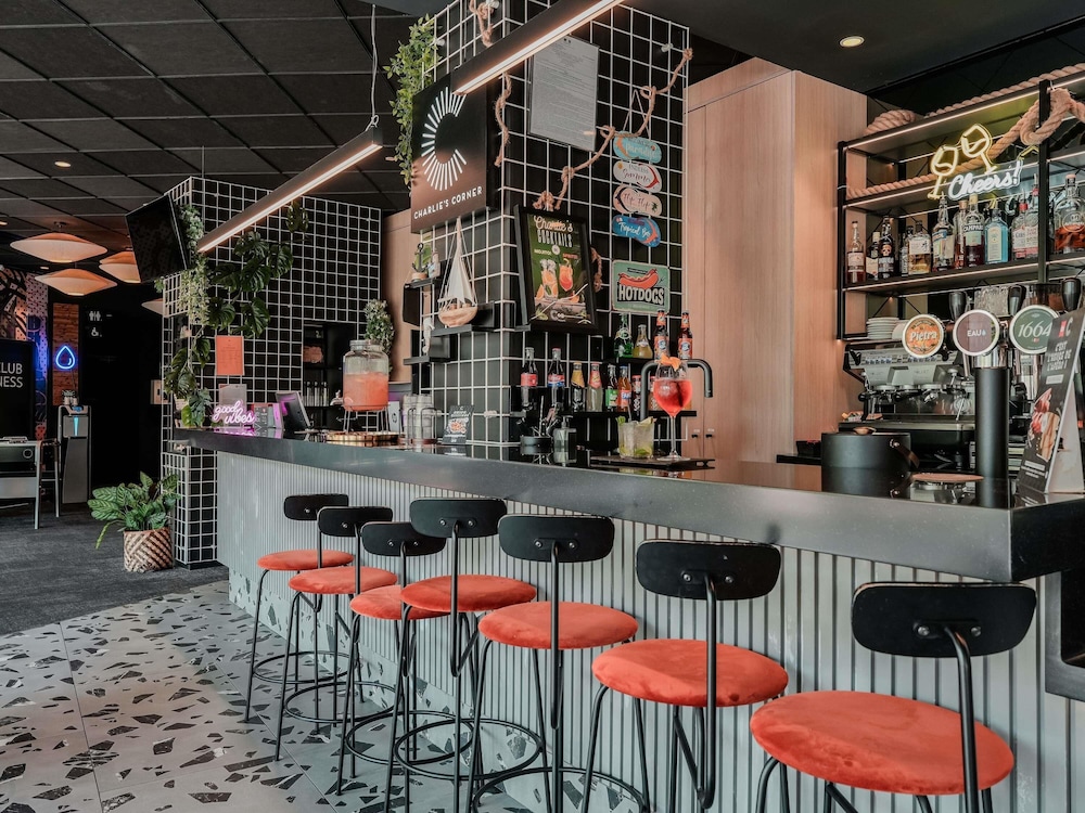 Ibis Martigues 56/70