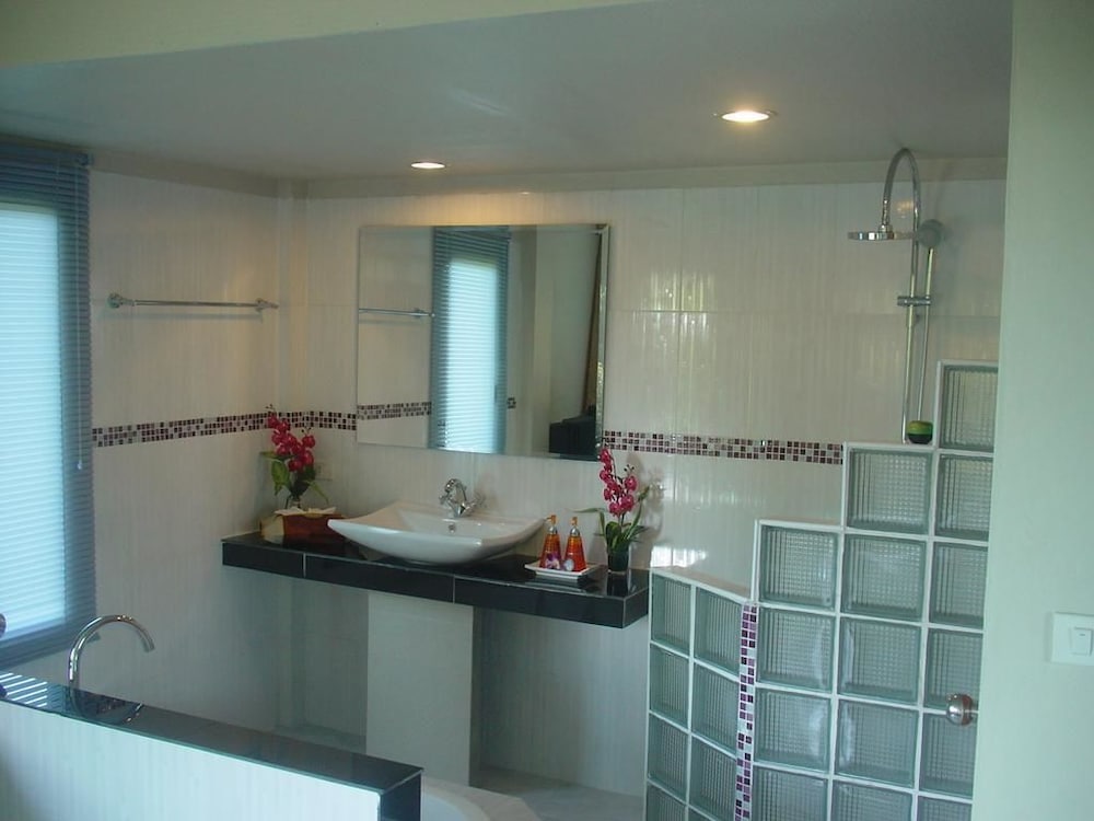 Faye Orchid Resort 4/50
