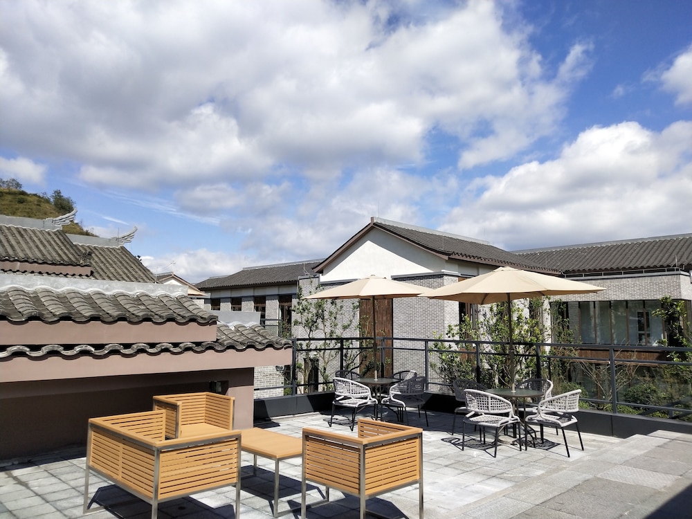 Holiday Inn Express Guizhou Qinglong 3/43
