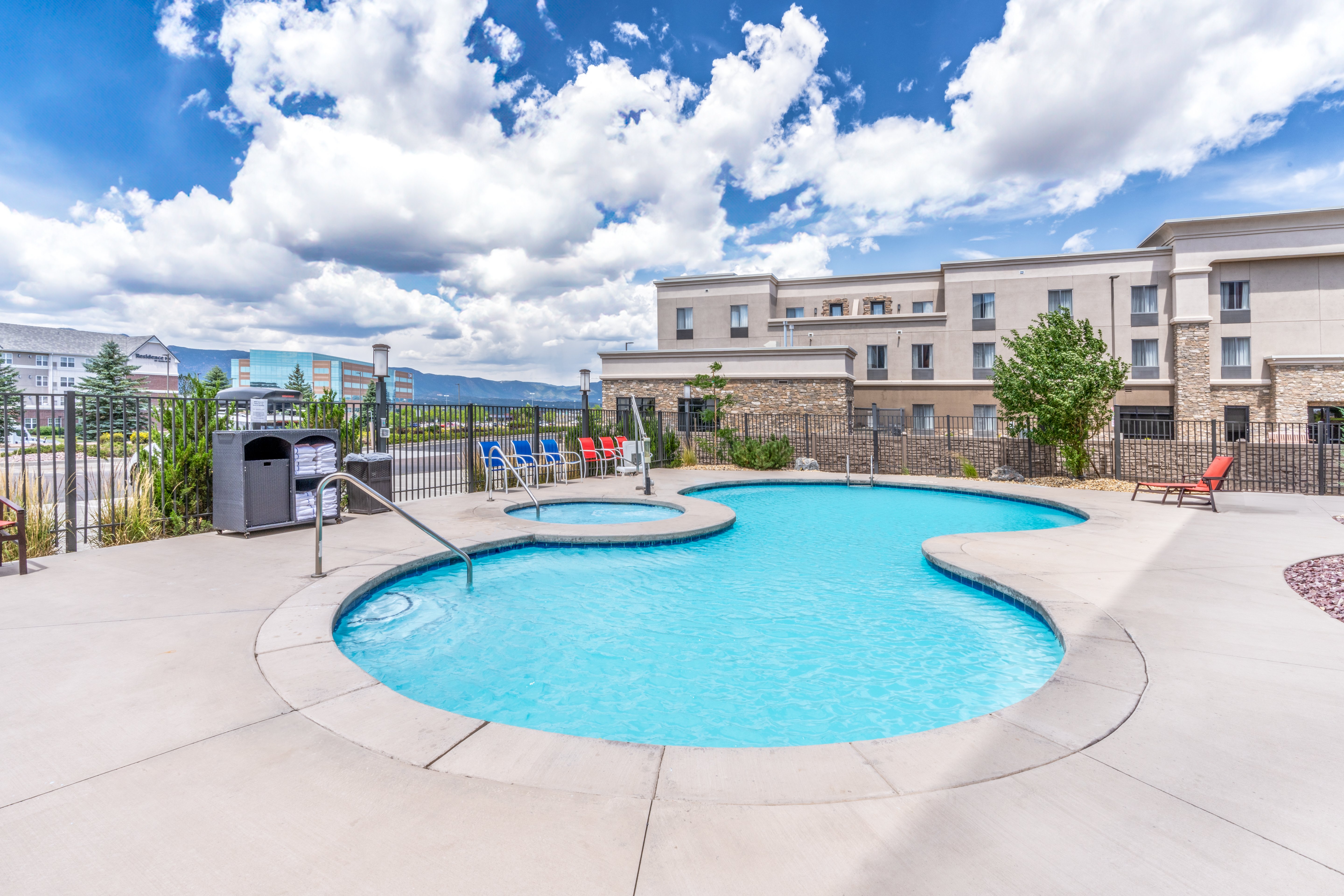 Holiday Inn Express Suites Colorado Springs Afa Northgate 52/56