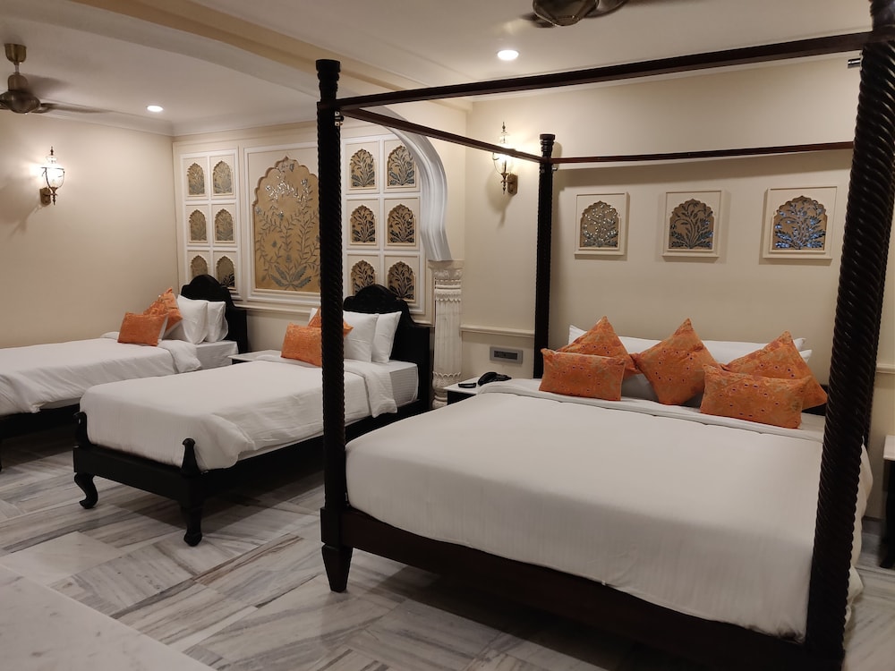 Laxmi Palace Heritage Boutique Hotel 25/65