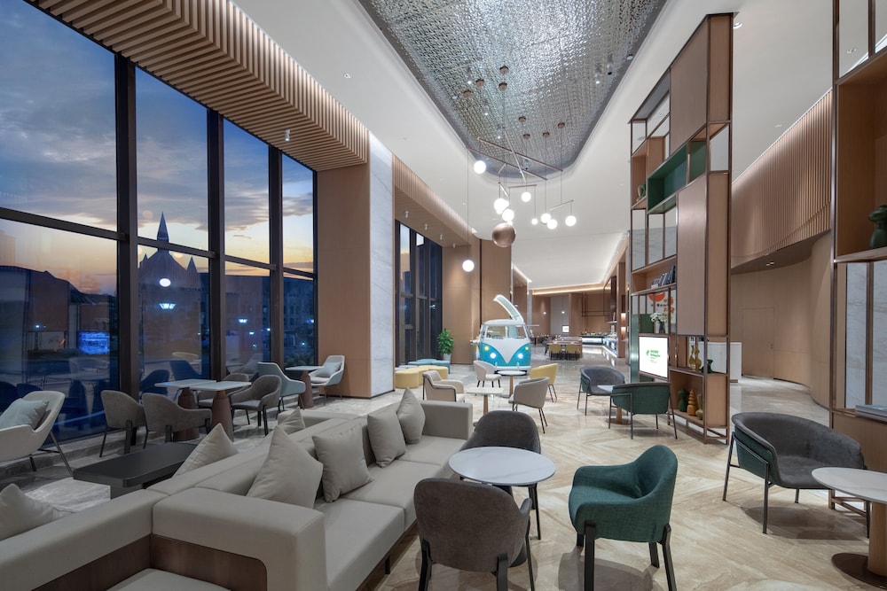 Holiday Inn Luzhou Longjian 31/43
