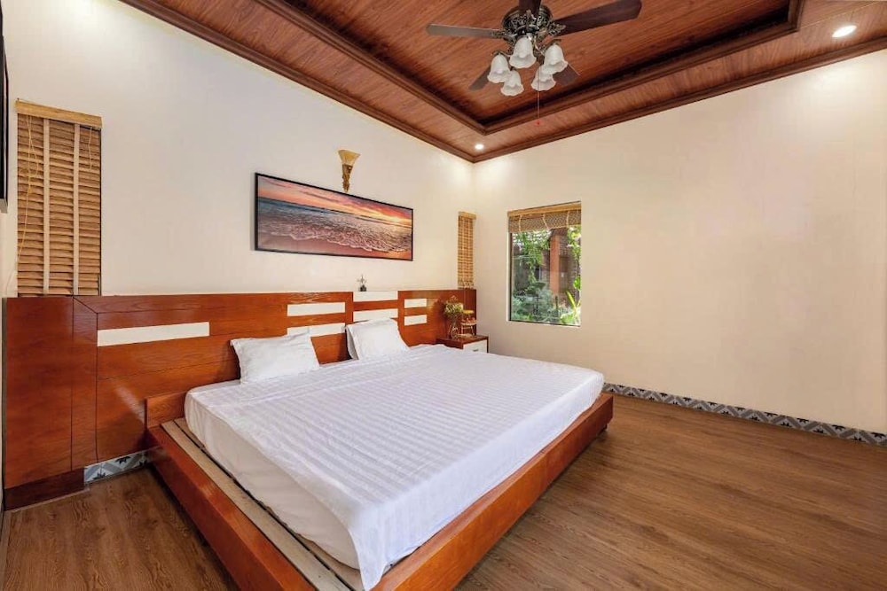 ROOM, DOUBLE BED, POOL VIEW