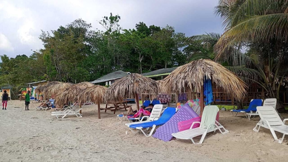 Fun Holiday Beach Resort 62/73
