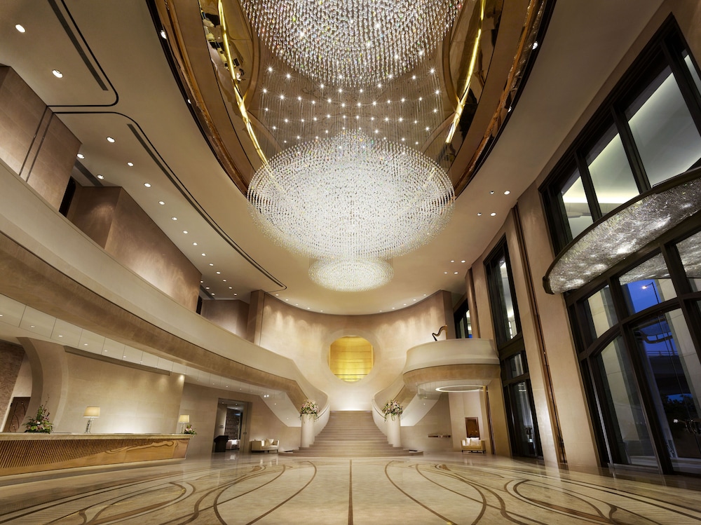 Harbour Grand Hong Kong Hotel 32/68