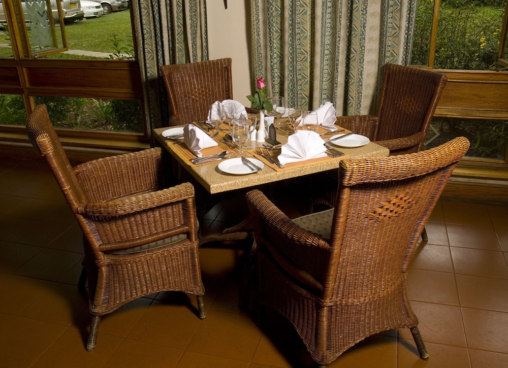 Jacaranda Nairobi Hotel 52/59