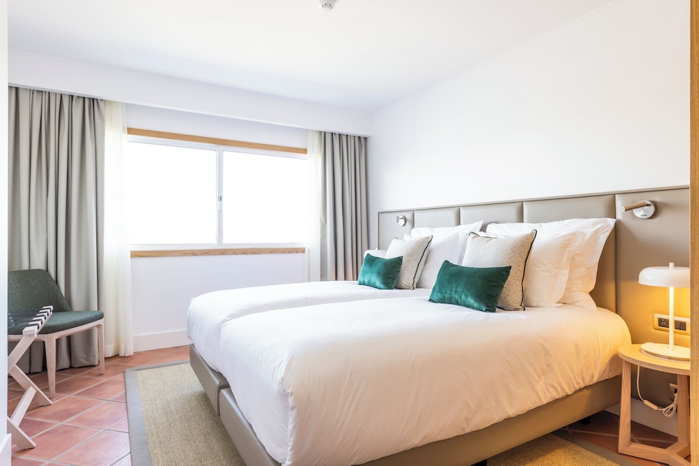 2 BEDROOMS, DELUXE, APARTMENT