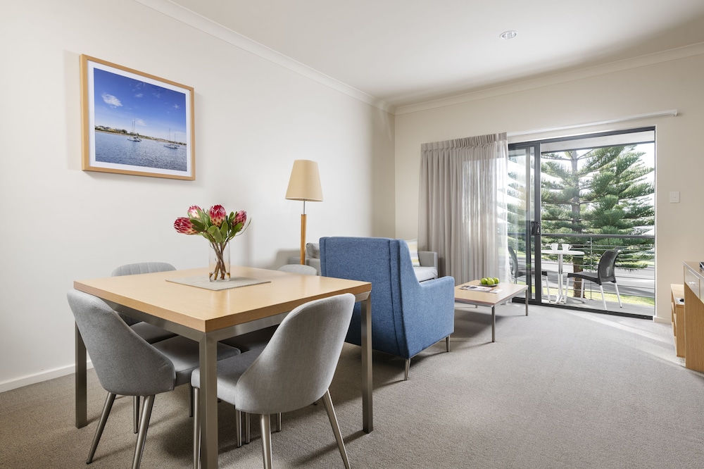 Quest Bunbury Apartment Hotel 23/27