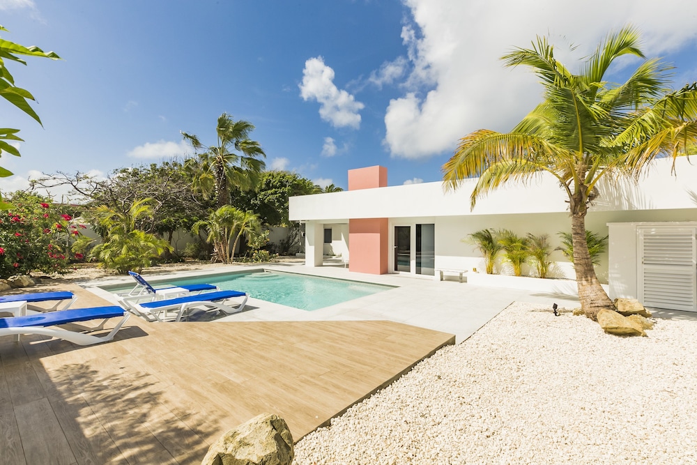 Boca Catalina Modern Villa 37/50