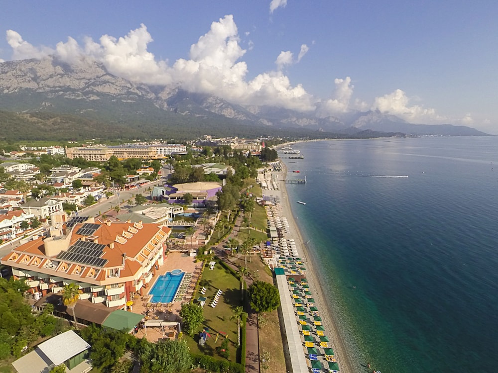 Valeri Beach Hotel 46/50