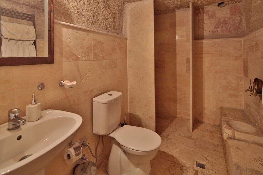 Travel Inn Cave Hotel 46/49