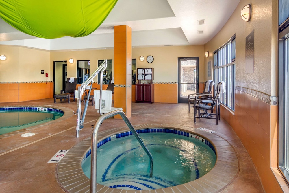Comfort Inn and Suites Brighton Denver NE Medical Center 23/34