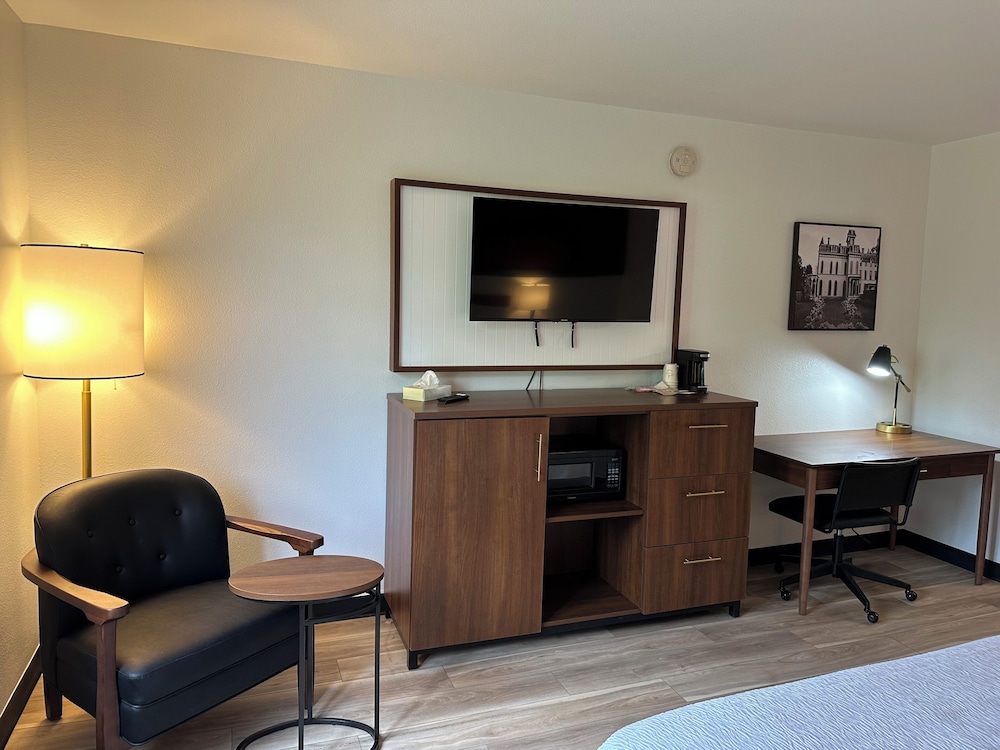 Hotel Vervana, Trademark Collection by Wyndham 54/66
