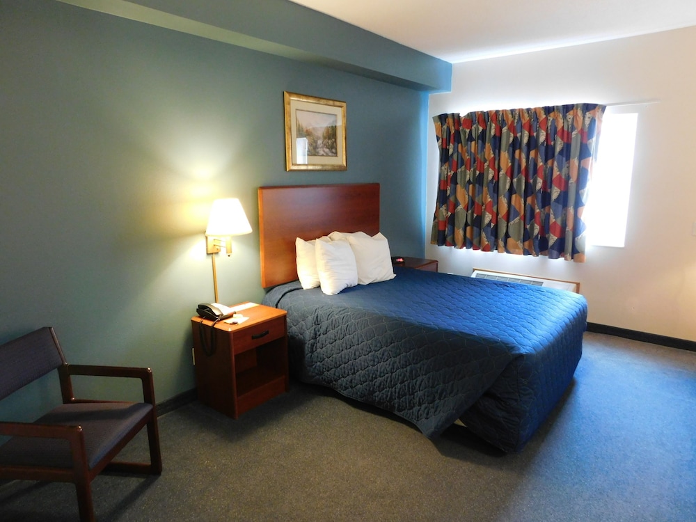 Reston Inn & Suites 13/50