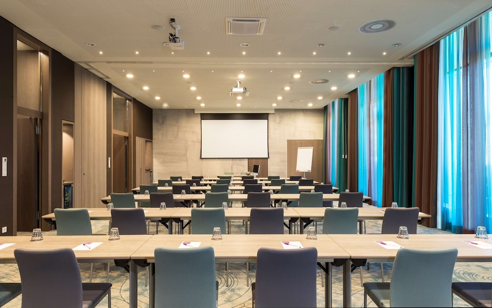 Hyatt Place Frankfurt Airport 70/75