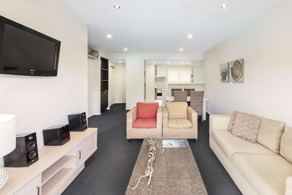 Oaks Port Stephens Pacific Blue Resort 40/60