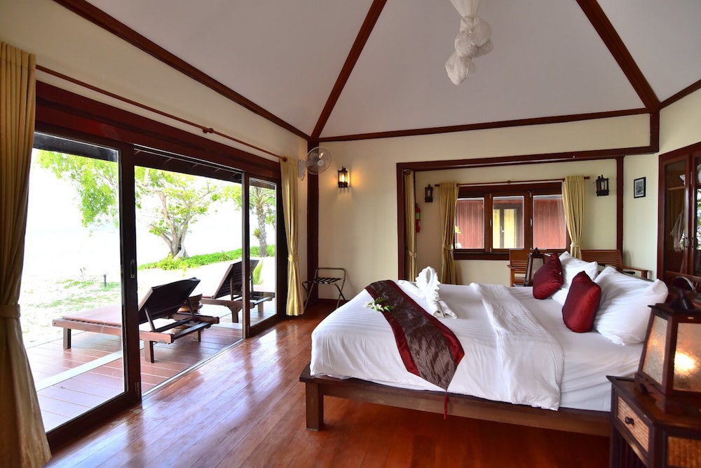 DELUXE, VILLA, DOUBLE BED