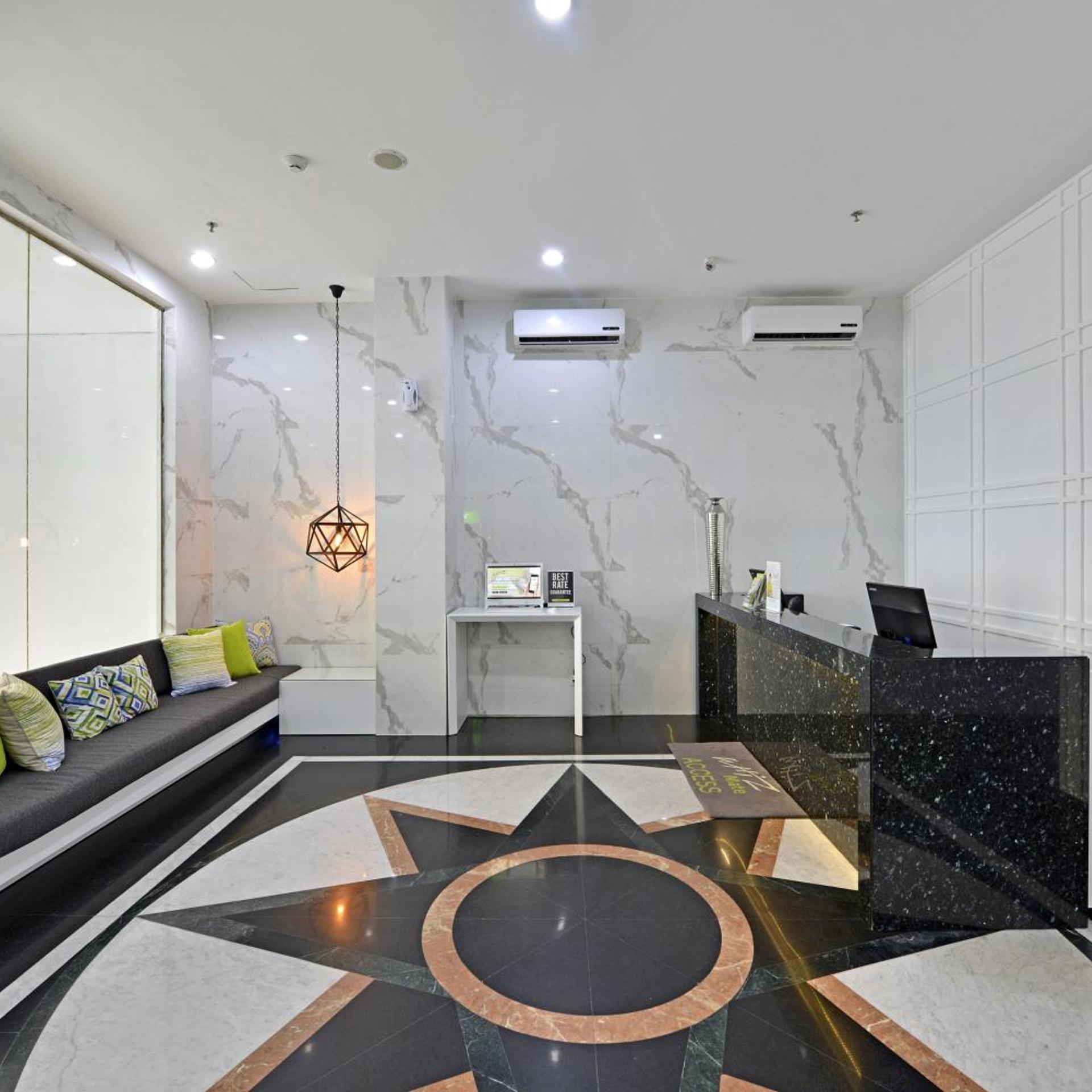 Whiz Hotel Falatehan Jakarta 50/57