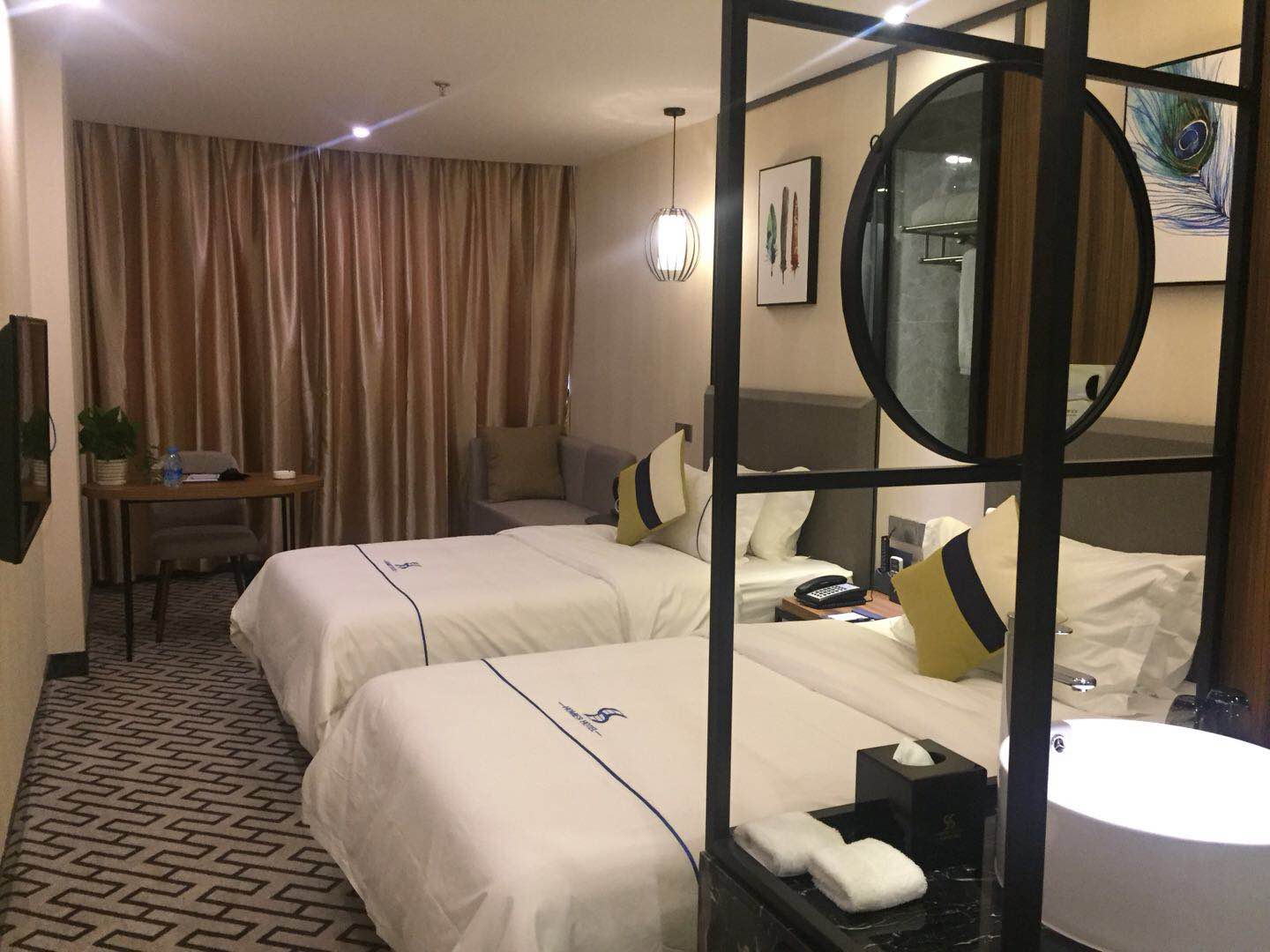 Homies Hotel 14/23