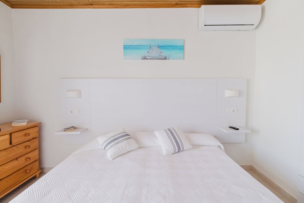 Essential, Twin Beds، Hostal Rosamar 6/10