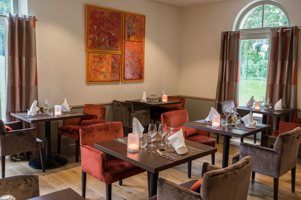 Hotel Castel Maintenon - Handwritten Collection 38/64