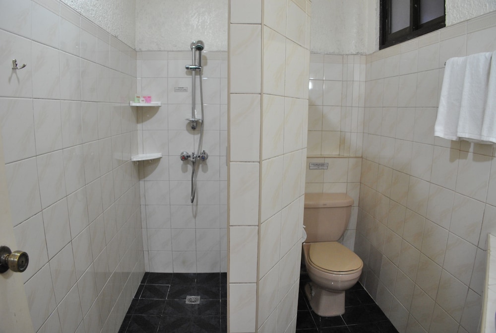 Surfside Boracay Resort & Spa 49/50