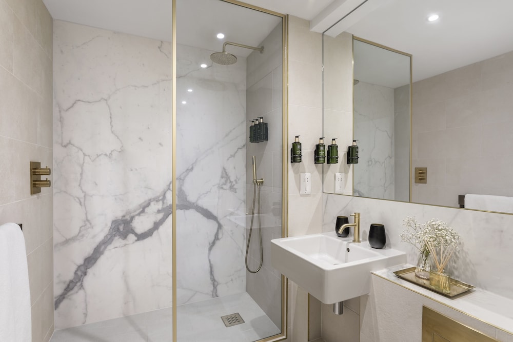 Melia London Kensington Member of Melia Collection 93/93