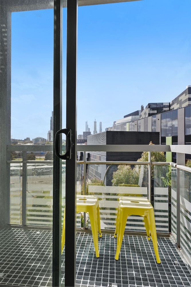 Docklands Private Collection of Apartments - Digital Harbour 31/50
