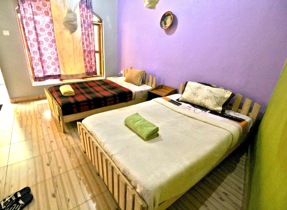 Yambi Guesthouse 14/50