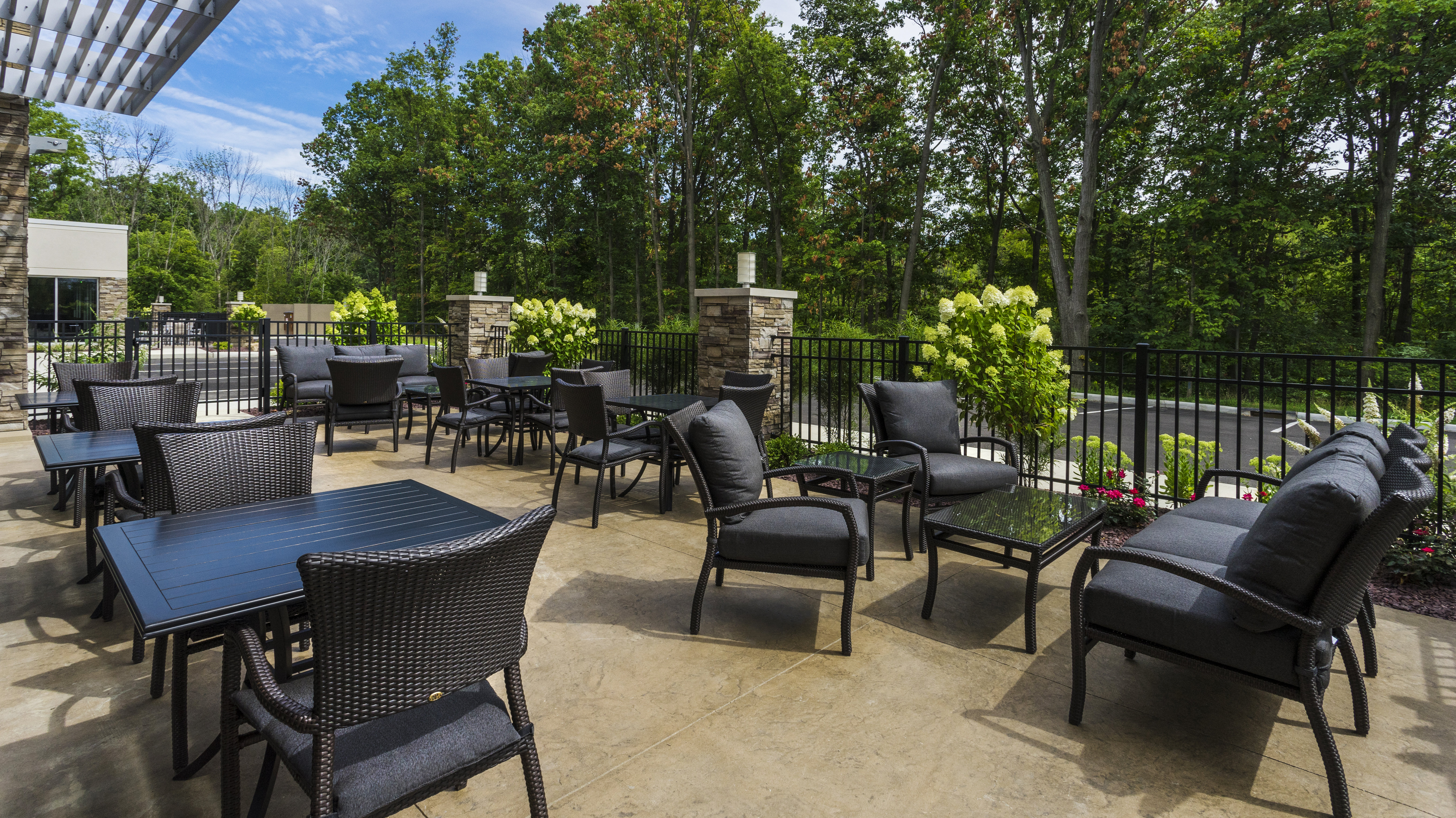 Holiday Inn Express Suites Medina 34/46