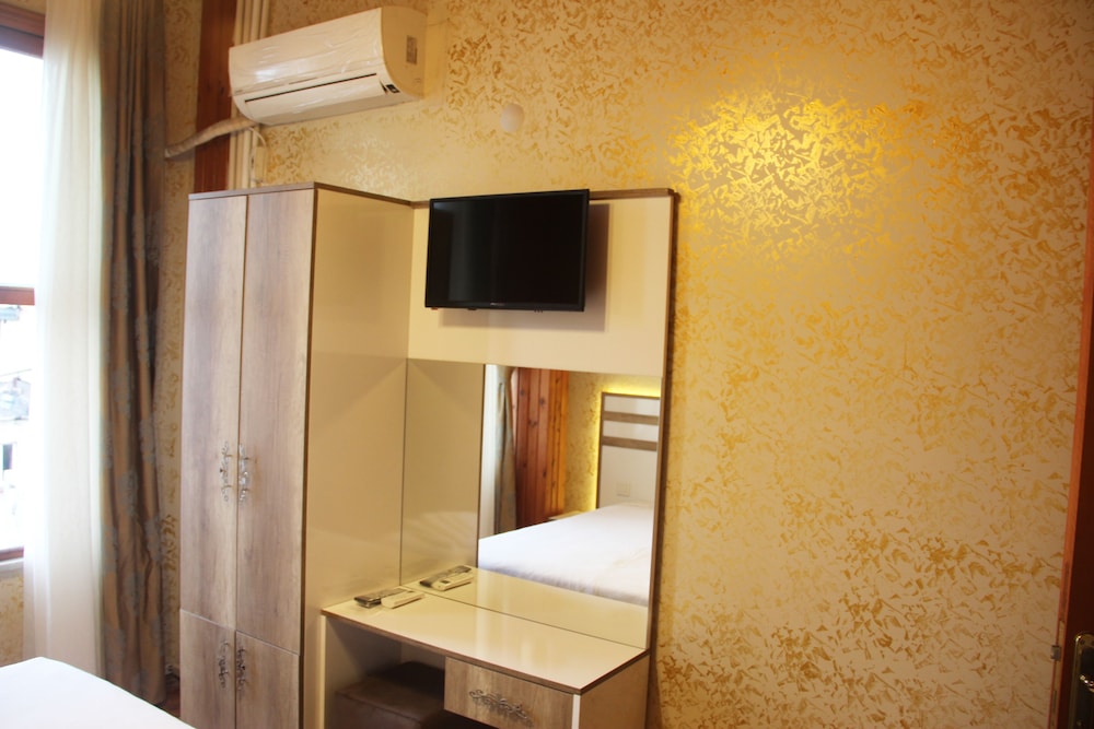 Theodian Hotel 62/74