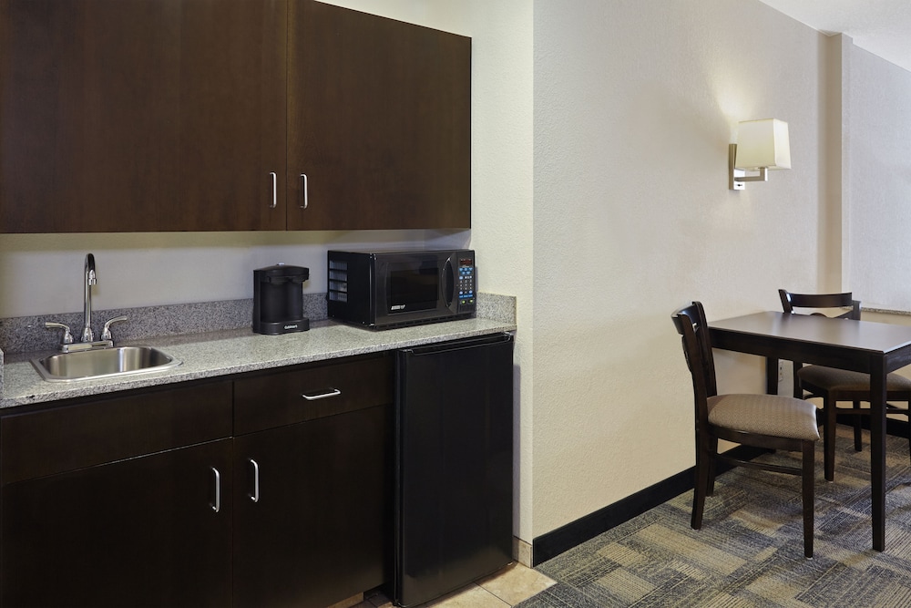 Holiday Inn Express Hotel Suites Pekin Peoria Area 56/62