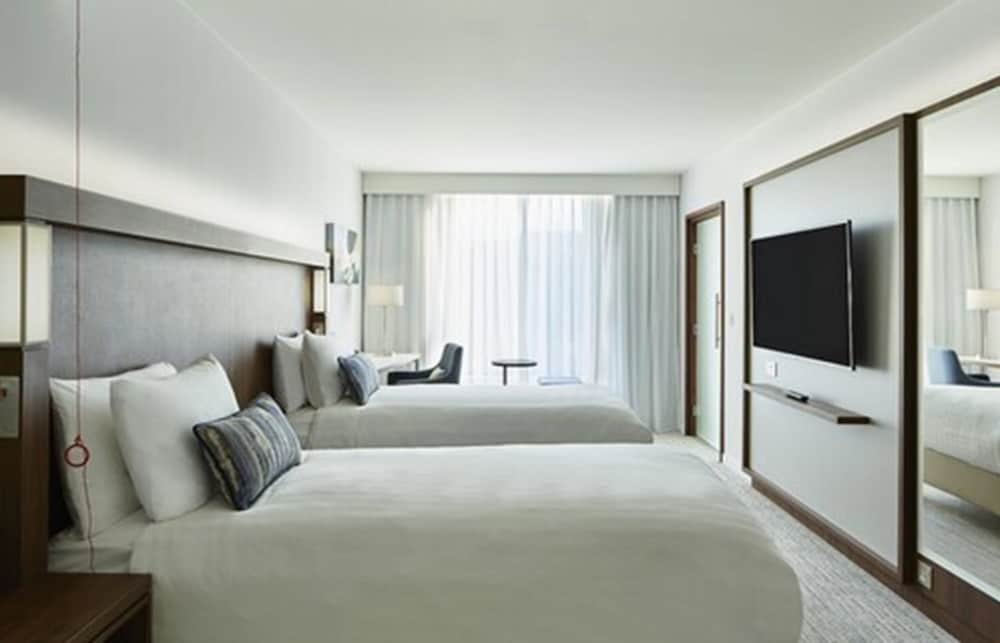 Courtyard by Marriott Inverness Airport 15/44