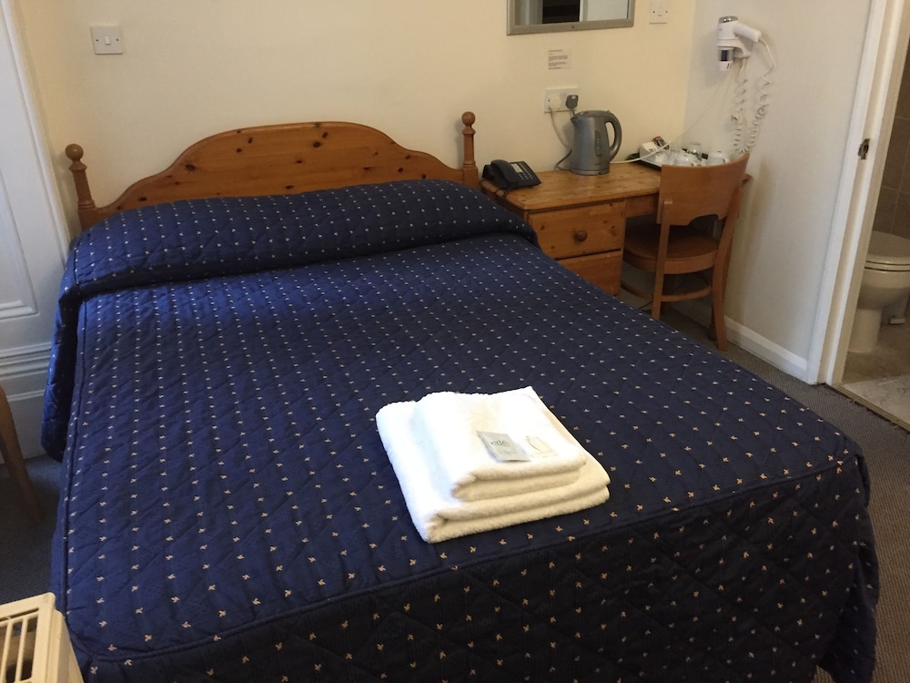 Brompton Hotel 37/60