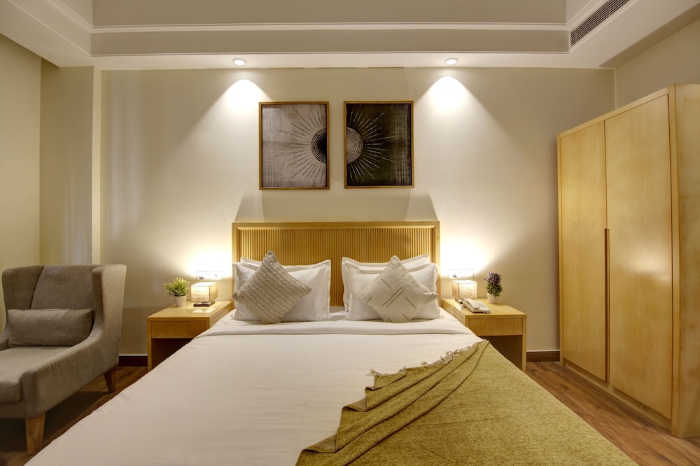 Saltstayz Corporate Suites – Golf Course Road 24/50