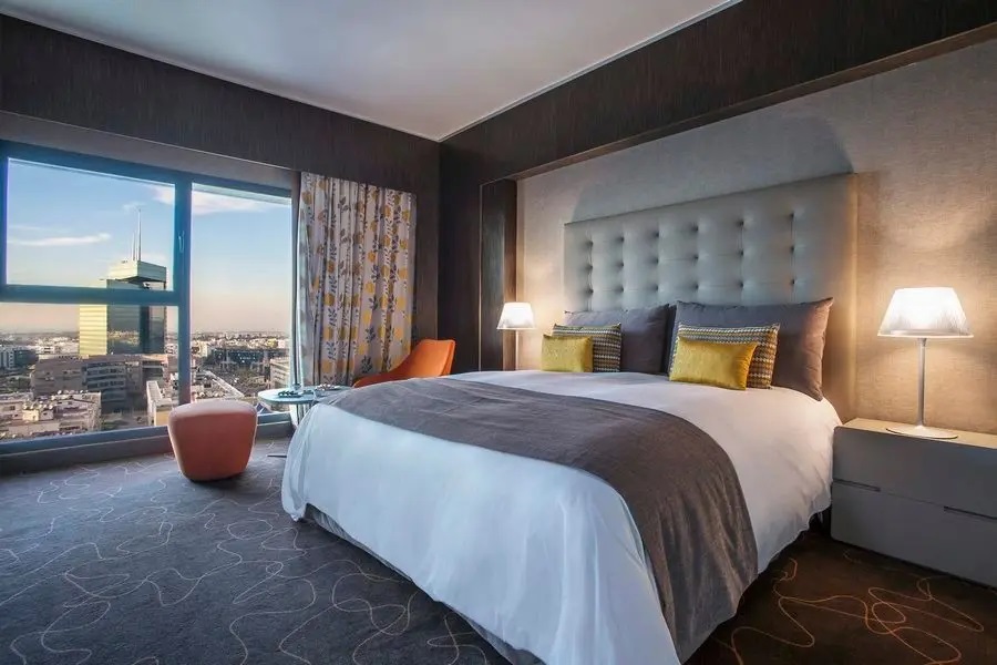 Legend, Twin Beds
