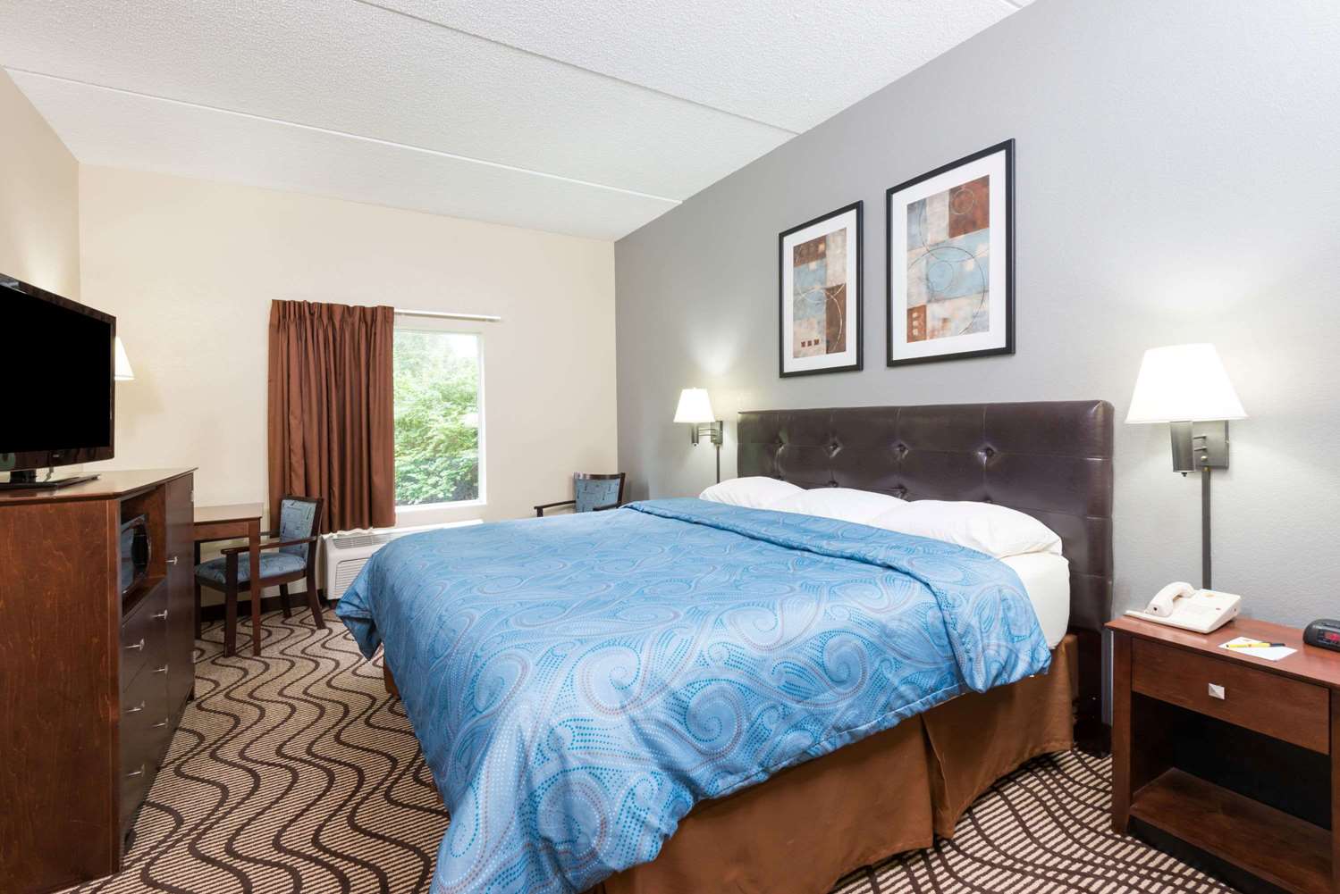 Super 8 by Wyndham Mars/Cranberry/Pittsburgh Area 6/13