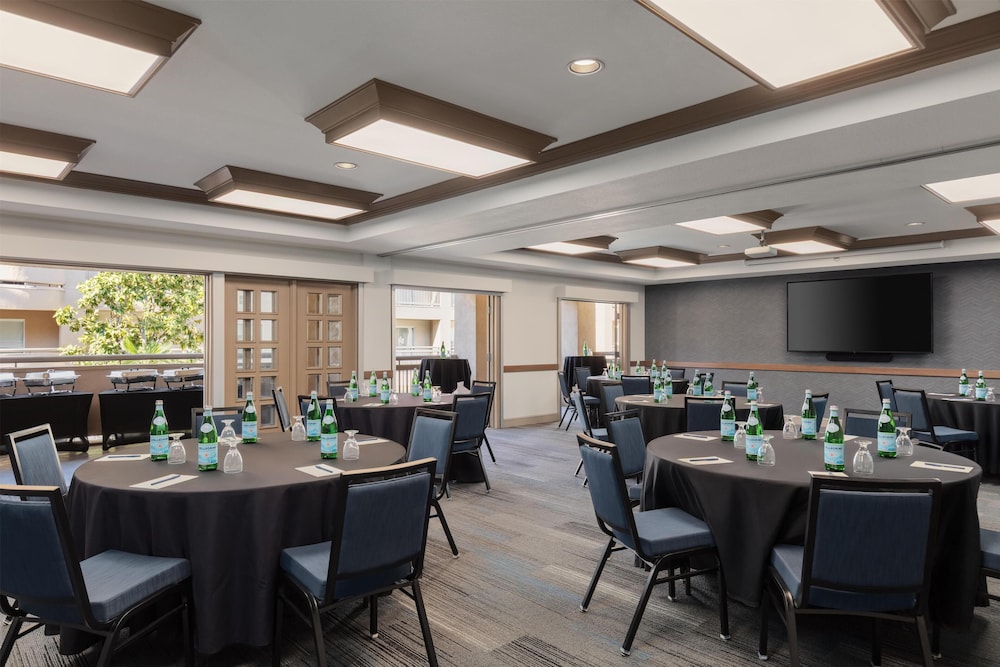 Hyatt House Cypress Anaheim 61/72